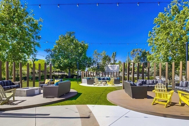 Building Photo - Vista Promenade