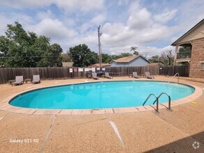 Swimming Pool - Stratford West Apartments