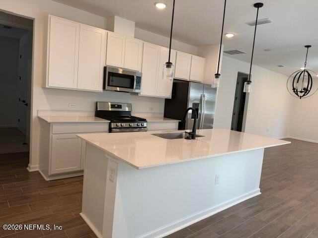 Foto del edificio - 915 Cedar Slough Dr