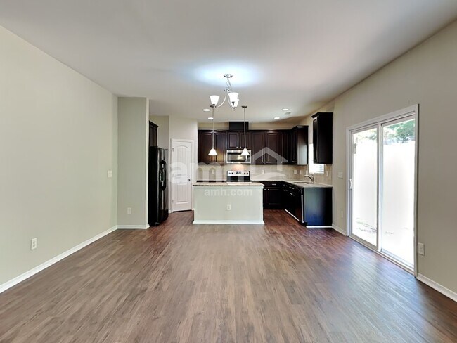 Building Photo - 15 Bevington Ct