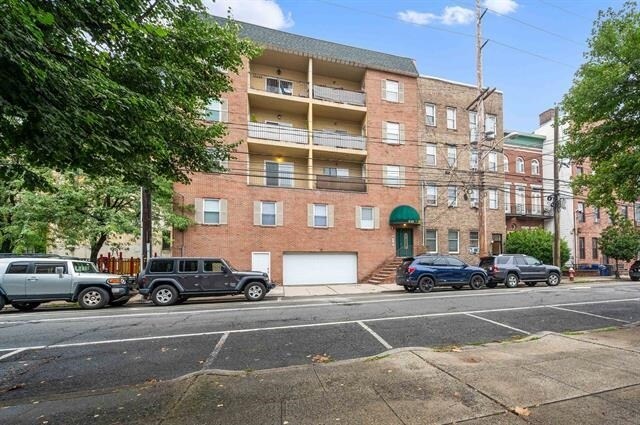 Foto del edificio - 212 Madison St