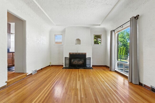 Foto del edificio - Gorgeous Brick Home Near Audubon Park