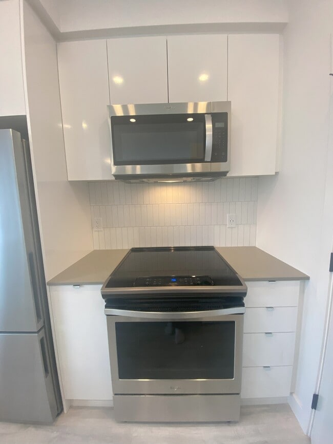 Building Photo - 32838 Landeau Pl