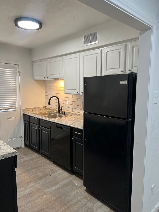 Berkshire Square Apartments in Dallas, TX