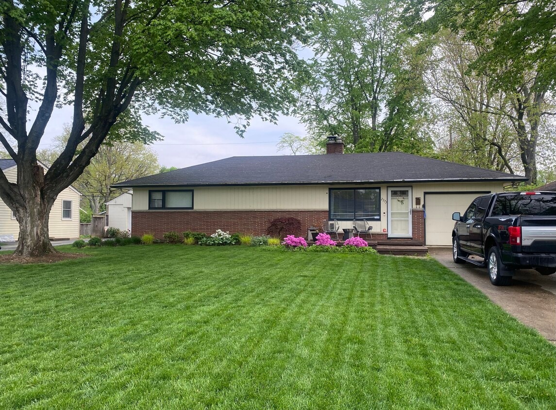 Primary Photo - 2372 Cranford Rd
