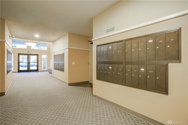 Foto del edificio - 13717 Linden Ave N