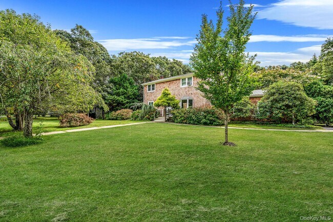 Foto del edificio - 19 Pine Tree Ln