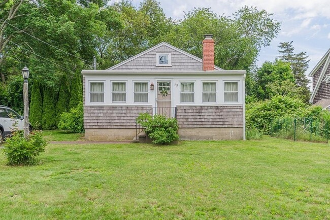 Building Photo - 83 Mast St