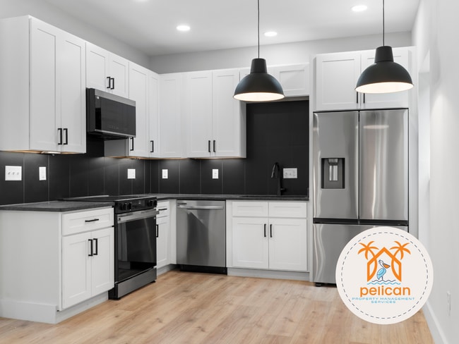 Foto del edificio - Striking 2BR / 2BA Home with Soaring Vaulted Ceilings