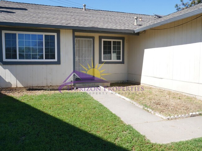 Building Photo - Remodeled 4 Bed 2 Bath 1,544sq ft home in Antelope