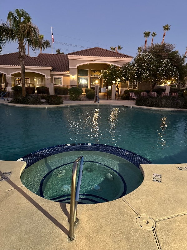 Foto del edificio - 7353 E University Dr