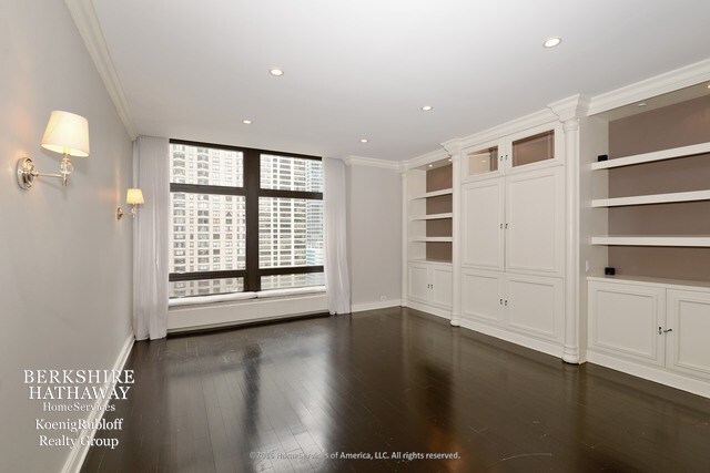 Building Photo - 680 N Lake Shore Dr