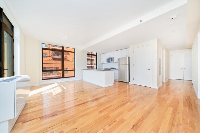 Building Photo - Gorgeous Two Bedroom with Floor to Ceiling Windows