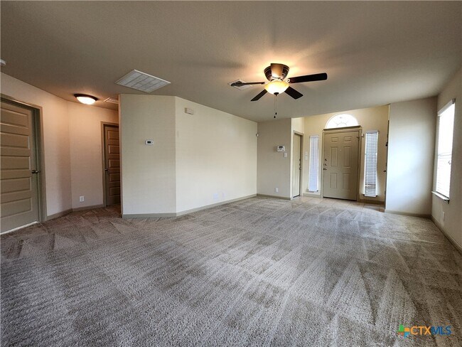 Foto del edificio - 789 Great Oaks Dr