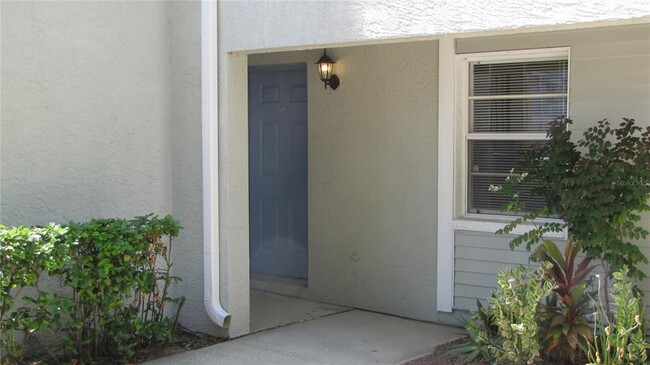 Building Photo - 7238 E Bank Dr