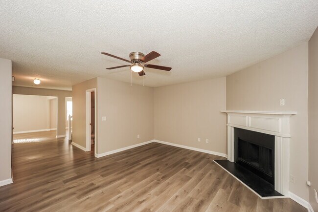 Foto del edificio - 6891 Derby Ave