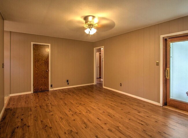 Foto del edificio - 3 bed 2 Bath, 2 car garage!