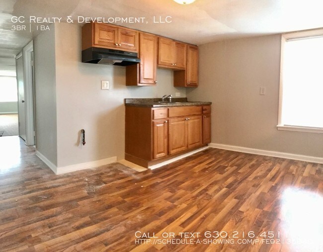 Building Photo - 8932 S Parnell Ave