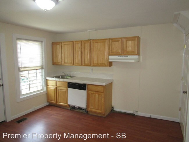 Foto del edificio - 4118 Curtis Ave