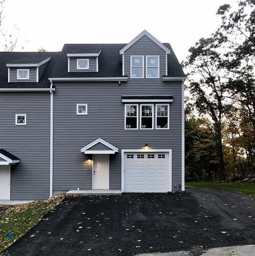 Foto principal - 74 Oakhurst St
