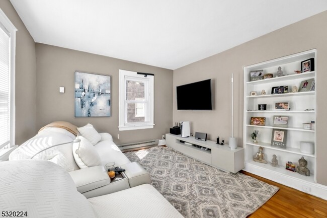 Building Photo - 36 Cortlandt Pl
