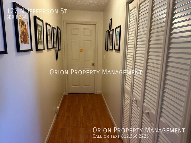 Foto del edificio - 127 N Jefferson St