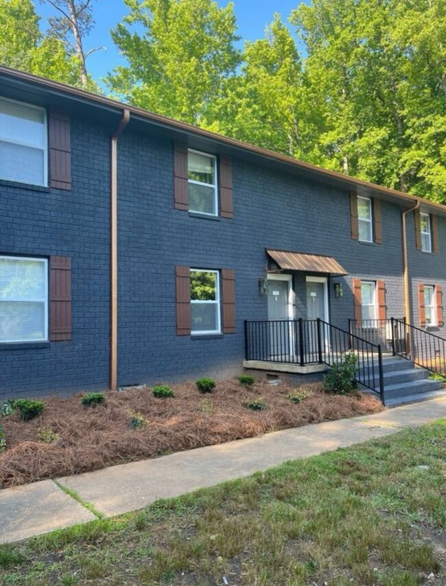 Building Photo - 1462 Sherwood Dr