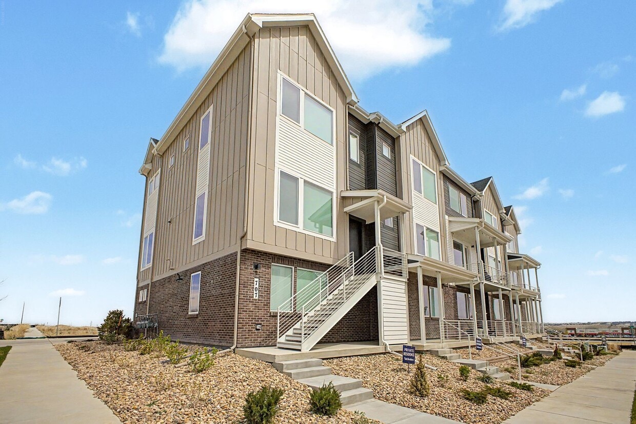 Photo - 707 Saddle Drive