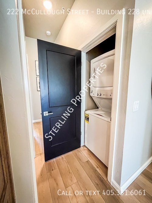 Foto del edificio - 222 McCullough St