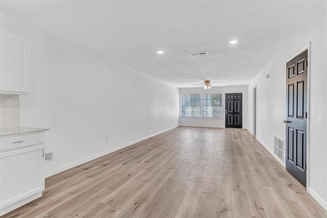 Foto del edificio - 4330 Forest Point Dr