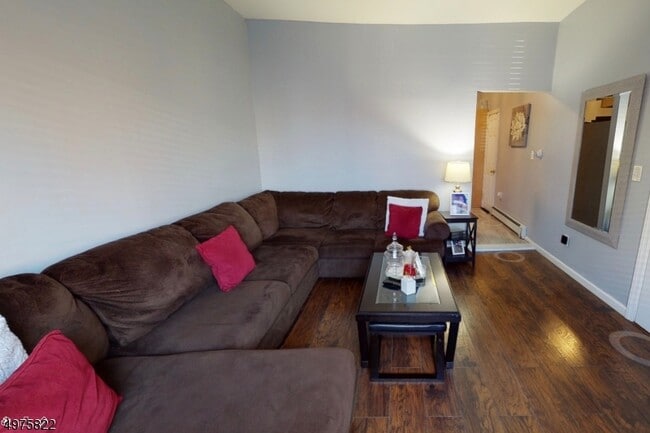 Building Photo - 76 Heckel St