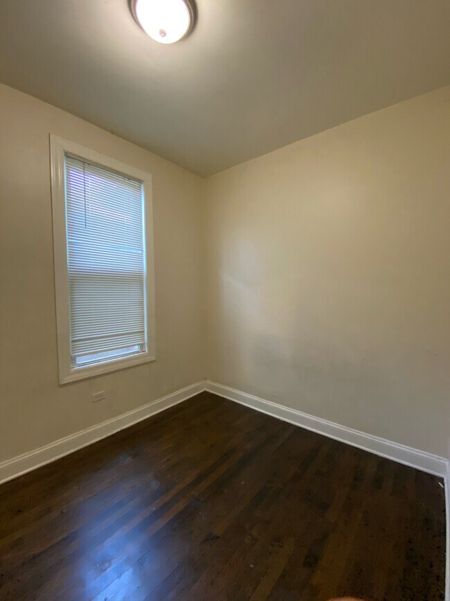 Foto del edificio - 9102 S Kingston Ave