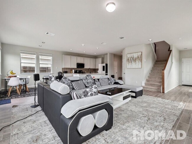 Building Photo - 101 Crescent St