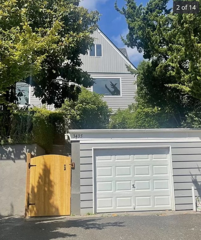 Building Photo - 3435 SW 11th Ave