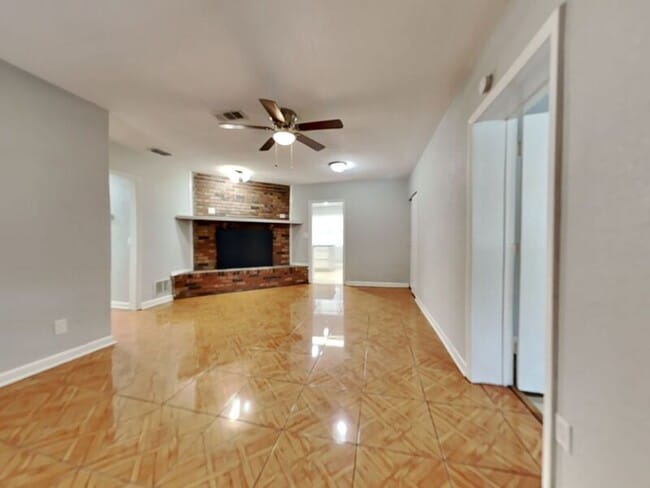 Foto del edificio - 5716 Banyan Dr