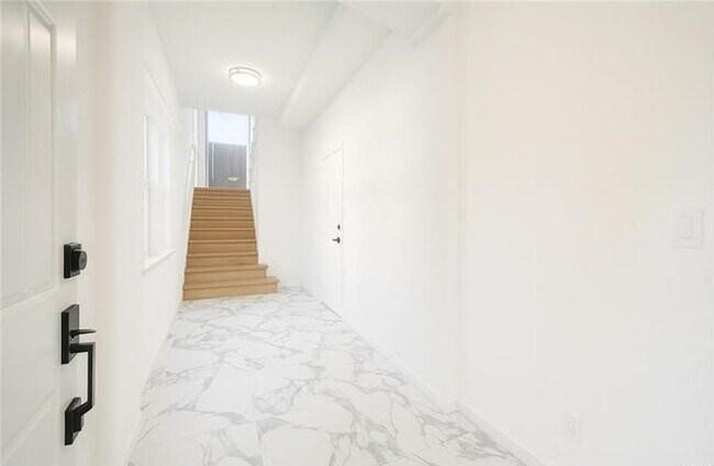 Foto del edificio - 22483 Kent Ave