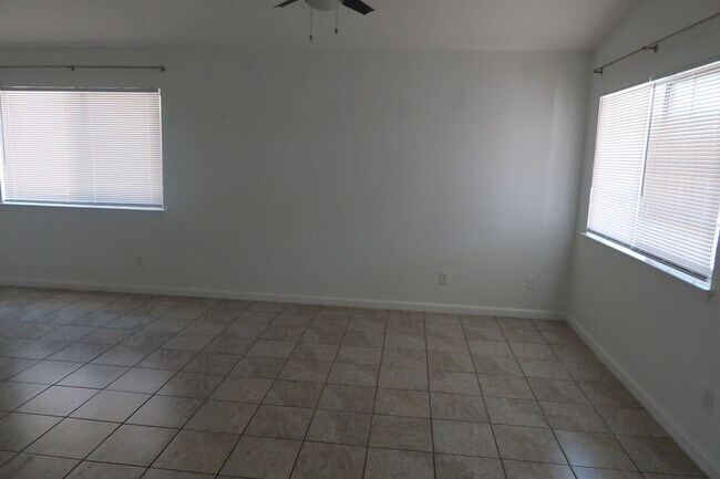Building Photo - 3112 Tierra Mina
