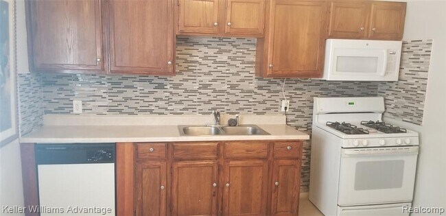 Building Photo - 24613 Lauren Ave