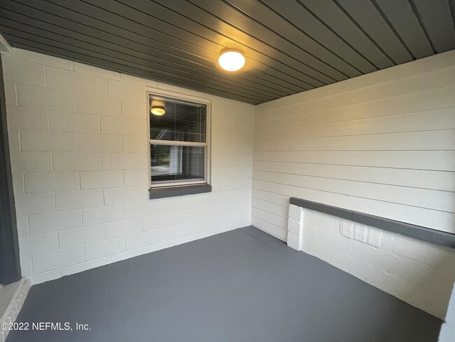 Building Photo - 1127 Bunker Hill Blvd
