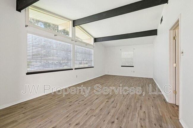 Foto del edificio - 5700 Boutall St