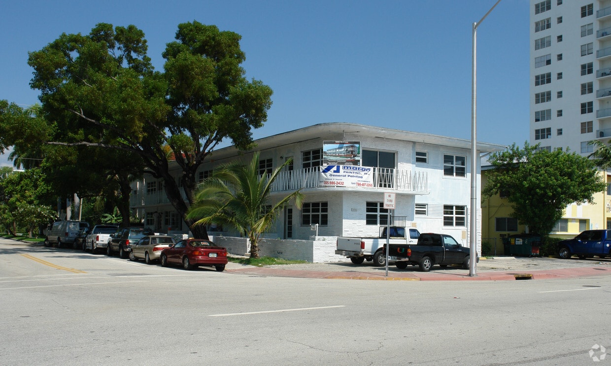 Primary Photo - 1800 Meridian Ave