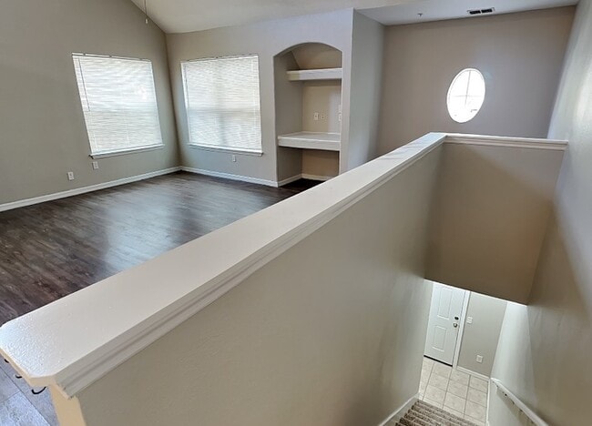 Building Photo - 3391 Parkchester Square Blvd