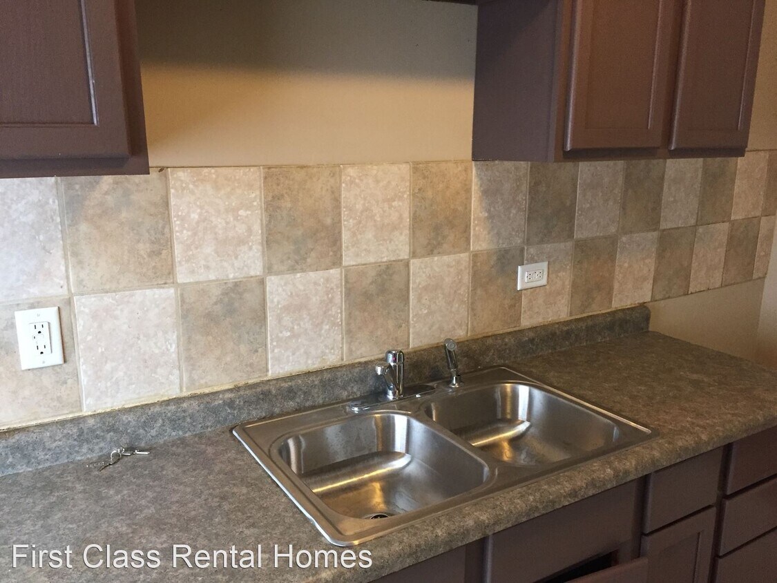 Foto del edificio - 3 br, 1 bath House - 785 Taney St