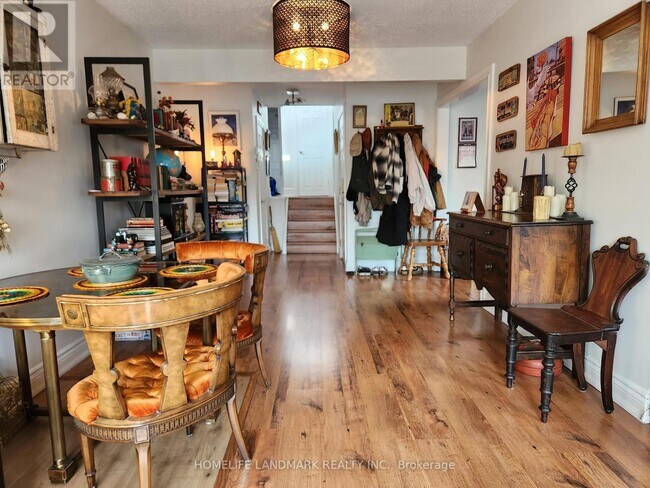 Photo du bâtiment - 213 Kenilworth Ave