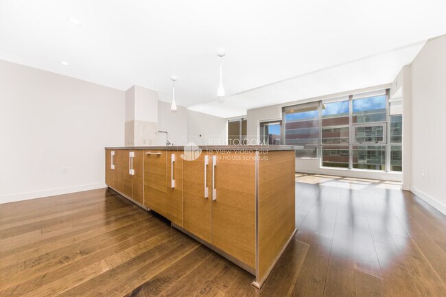 Building Photo - 420 Mission Bay Boulevard North