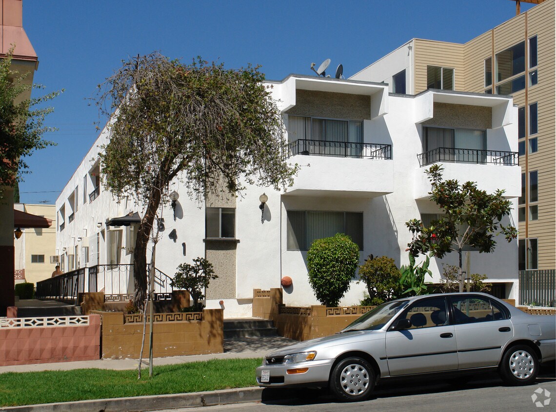 514 N Kings Rd Apartments in Los Angeles, CA