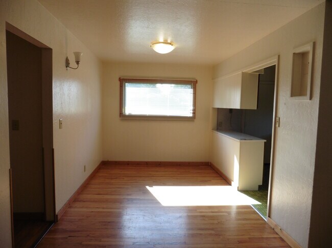 Foto del edificio - 2948 L K Wood Blvd
