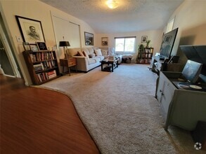 Building Photo - 34 Cayuga Ave