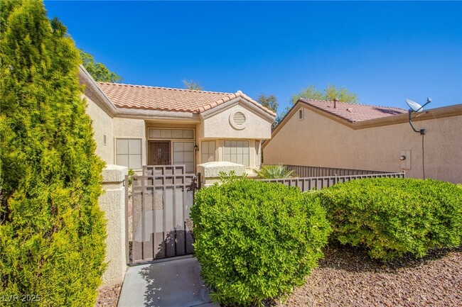 Building Photo - 8832 Villa Ridge Dr