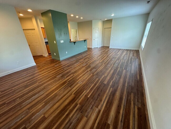Foto del edificio - Experience Modern Main-Level Living in a Private Oak Ridge Community
